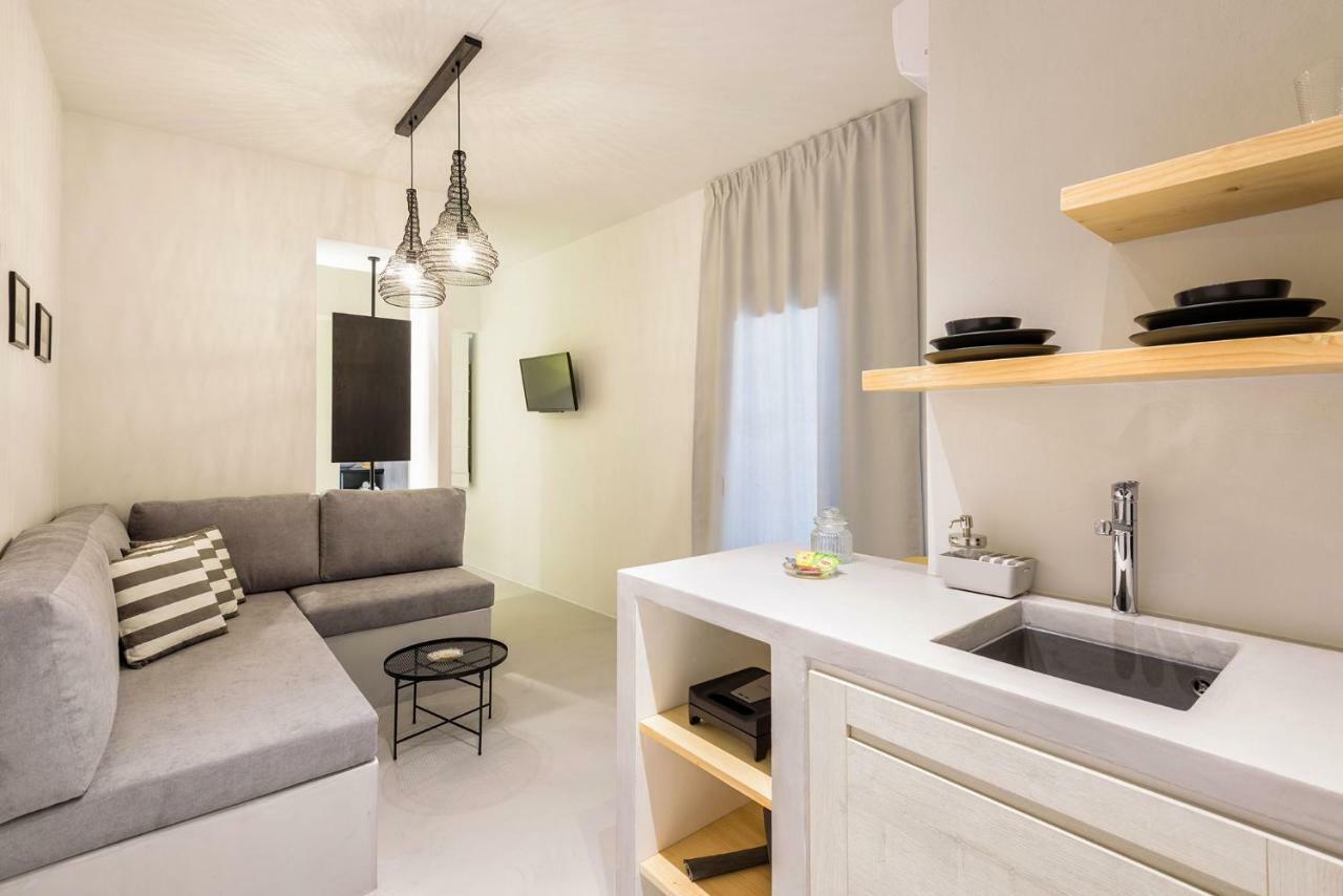 Peven Suites Naousa Quarto foto